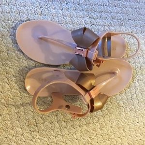 Ted Baker London Camaril Bow Thong  Sandal 38 7 new